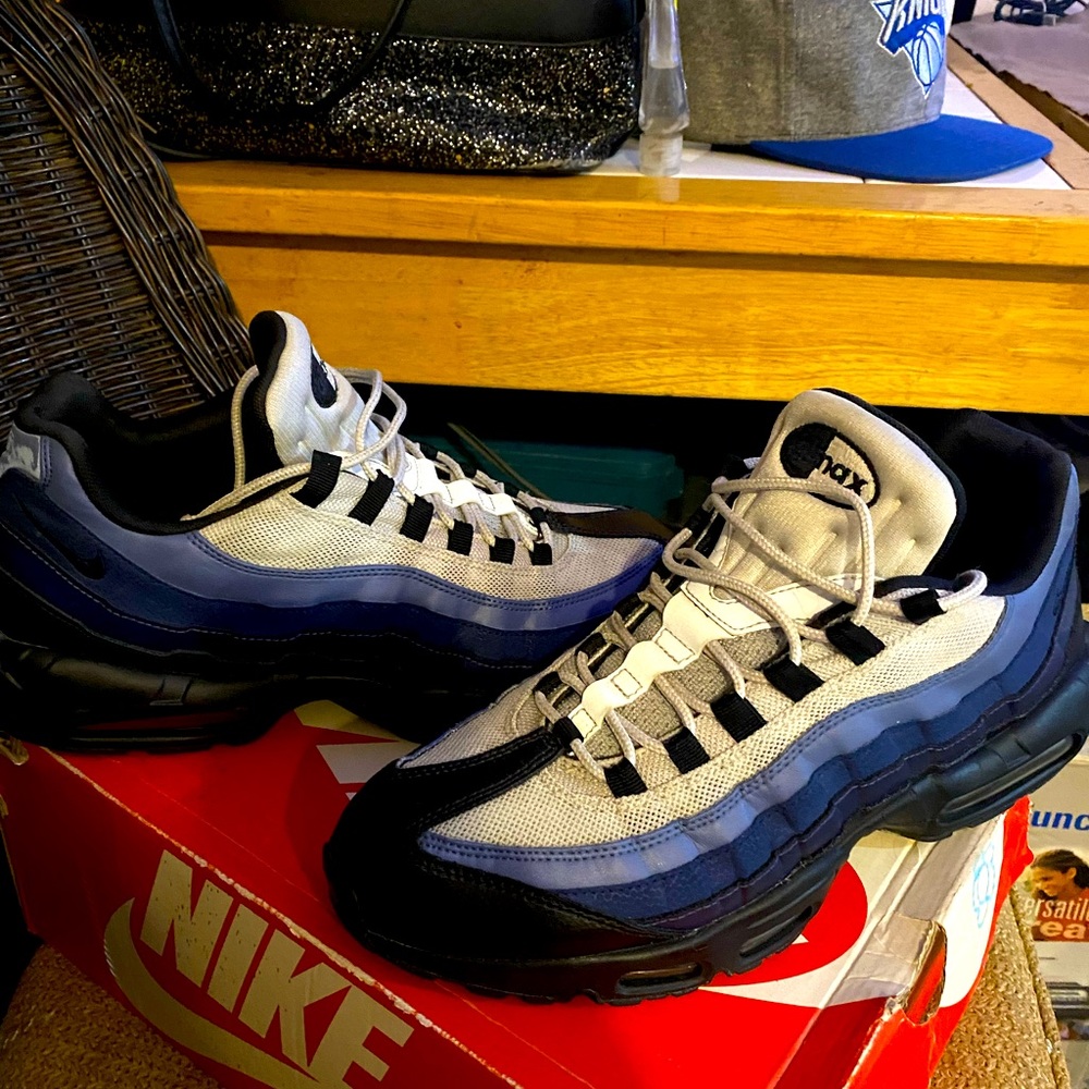 Nike Airmax 95 essentials Size 12 Men great condition